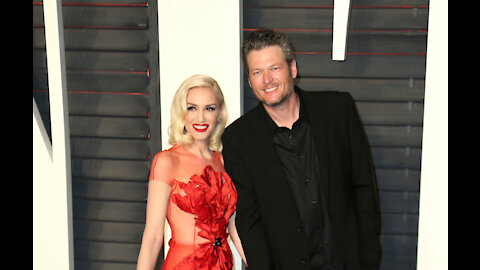 Gwen Stefani and Blake Shelton are planning a summer wedding