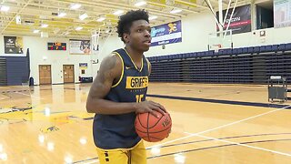 A unique free throw routine for Canisius' Majesty Brandon