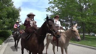 Rodeo queens organize a parade at a Meridian rehabilitation center