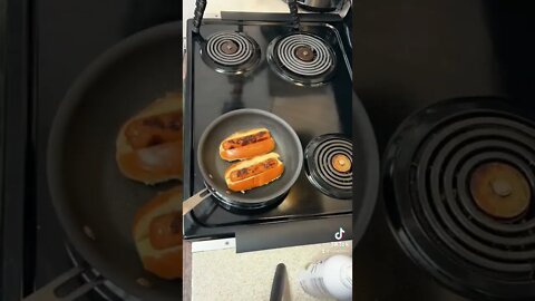 Chicken Sausage Chili Cheese Dogs (Captain America Impression)