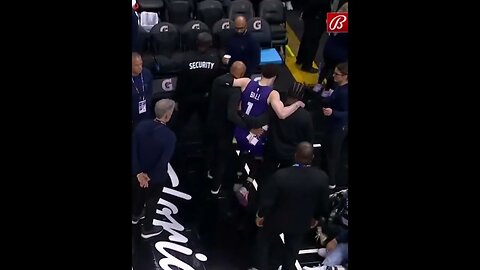 LaMelo Ball Was Carried off the Floor to the Locker Room After Landing Awkwardly #nba #viral #ball