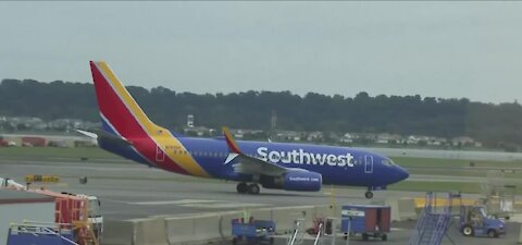 Newlywed couple says family missed their Las Vegas wedding due to Southwest flight cancelations