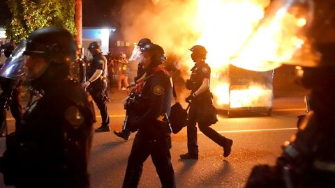 Live | Seattle Police Department Clearing Out Cal Anderson Park