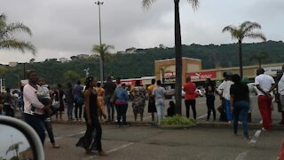 SOUTH AFRICA - Durban - Black Friday at Durban Makro retail store (Video) (RRU)