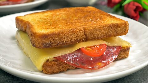 10 Minutes Breakfast Sandwich– Crunchy Cheese & Tomato Toast || Pan-Fried Recipe by Always Yummy!