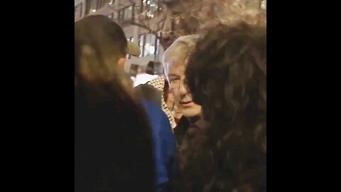 Alec Baldwin Faces Pro-Palestinian Protester on NYC Streets. What's your thoughts on that?