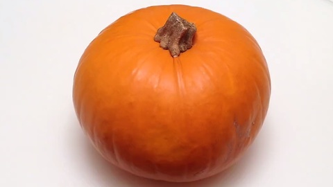 How to quickly peel, seed and cut a pumpkin