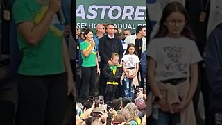 Michelle Bolsonaro discursa na Marcha Para Jesus em Balneário Camboriú