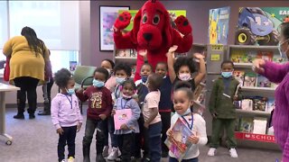 Kids at Next Door-Milwaukee receive free books, thanks to #GiveAChildABook campaign