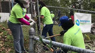 Christmas in October volunteers repair KC homes