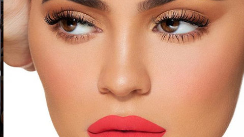 Kylie Jenner Starting New Eyelash Company Called ‘KYLASH’!