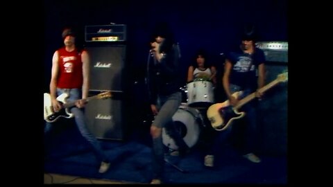 I Wanna Be Sedated - The Ramones