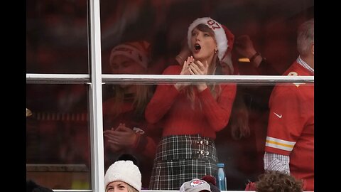TAYLOR SWIFT SUPPORTING TRAVIS KELCE ON CHRISTMAS | TAYLOR SWIFT | TRAVIS KELCE | HOLLYWOOD