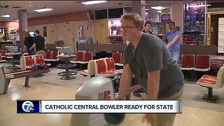 Detroit Catholic Central bowler sets goal, gets to finals