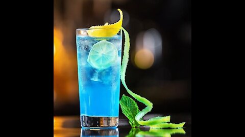 Classic blue lagoon cocktail recipe. 😍😋🤗🍹🍹🍸