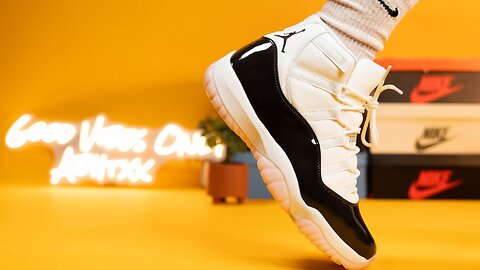 EARLY LOOK! Air Jordan 11 WMNS Neapolitan