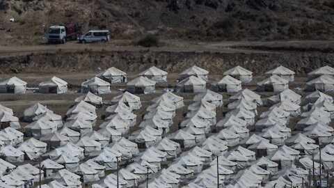 Greek Police Arrest 5 Suspected Arsonists In Refugee Camp Fire