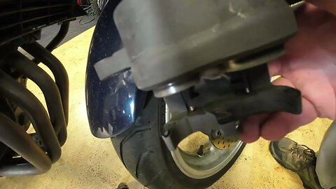 2005 Yamaha FZ6 - Front Brake pad Install - Tips & Tricks