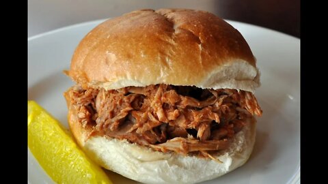 How to Make the Perfect Pulled Pork BBQ Sandwiches - The Hillbilly Kitchen