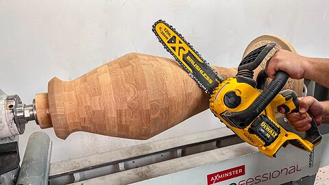 Woodturning – Testing my new carving tool on a GIANT vase