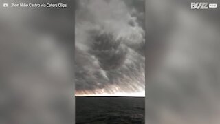 Assustadora nuvem arcus surpreende navegadores em alto mar