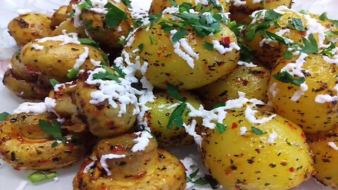 Potatoes with fried mushrooms are a delicious and easy evening meal (Cook Food in Home)