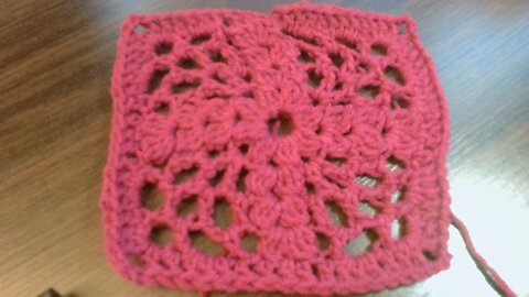 Motif square using double crochet and double crochet 3 together.