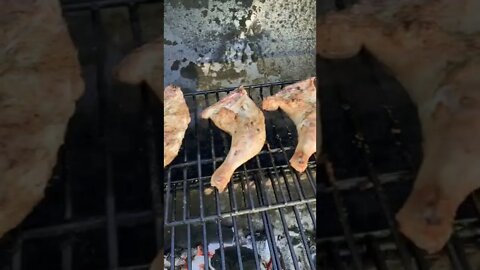 This is how I like my Chicken 🐓 cooked on the BBQ 🍗 Grill￼