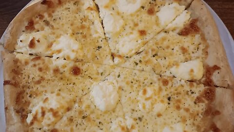 Let's Try: Bizarro's 10-Inch Ricotta Cheese Pizza | TBrown0065