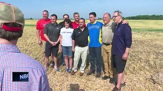 Governor Walker visits De Pere farm