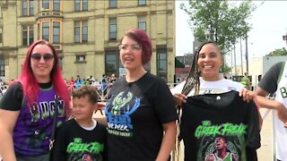 Milwaukee families create memories, watch history at 2021 NBA Championship parade