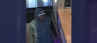 Las Vegas restaurant robbed at knifepoint