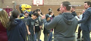 Golden Knights offering prizes to 'Knight Up'