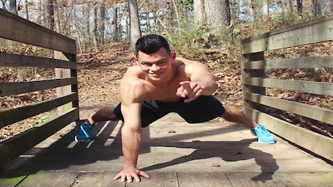 Bodybuilder : arm muscle strengthening training