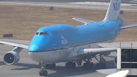 Hong Kong Plane Spotting 2017 – Blue Sky Ruined by Wildfire