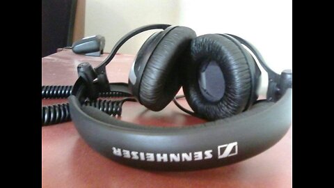 SENNHEISER HD 380 Pro headphones