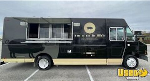 2009 Freightliner Workhorse 27' Mobile Kitchen Food Truck for Sale in Missouri