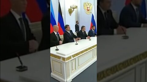 Putin signs agreements in the Grand Kremlin Palace. Treaties on accession of new RU regions signed