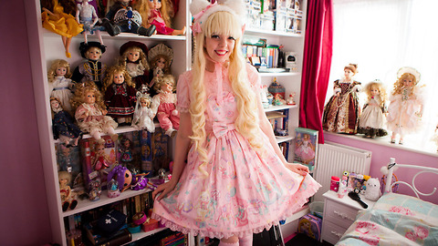 This 21-Year-Old Girl Has Spent Over £10,000 To Look Like A Porcelain Doll