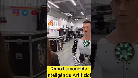 Robô humanoide com inteligência artificial