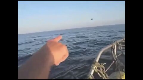 FOOTAGE OF A UFO CAUGHT ON CAMERA BY FISHERMEN AT SEA🌊🛸🎣🚤💫