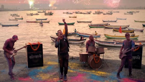 Coldplay - Hymn For The Weekend (Official Video)