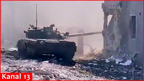 Ukrainian tank fires at Russian positions in Bakhmut