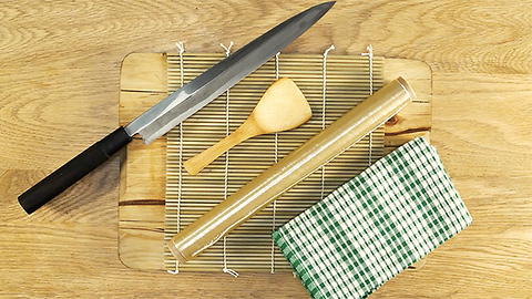 Essential equipment for making sushi
