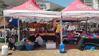 SOUTH AFRICA - Cape Town - Green Point Flea Market (Video) (Ynj)