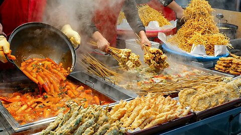 Most popular street snack in Korea!! Tteokbokki & handmade fried food - Korean street food