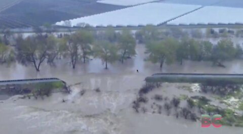 Massive flooding in California after levee breach has prompted evacuations and rescues