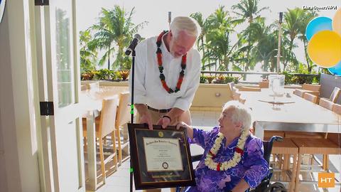 This 94-year-old just graduated college with honors | Hot Topics