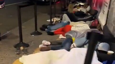 The Homeless Migrant Situation In Manhatten Is Insane!