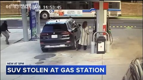 THIEVES STEAL DRIVER VEHICLE⛽️🚙🚷AT GAS STATION IN CHICAGO🚙🚺⛽️💫